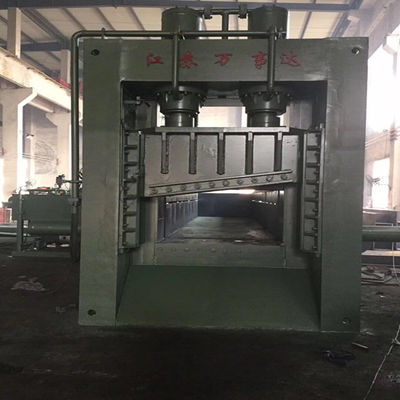 سیستم خنک کننده هوا صنعتی 8000kN هیدرولیک Gantry Shear با تیغه 2000mm برای برش قطعات سنگین